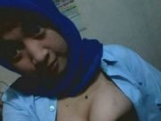 cewe berhijab sange